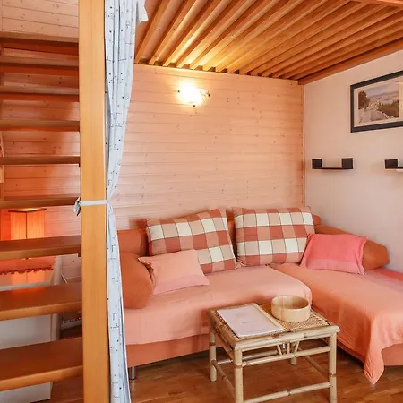 Top Apartment *