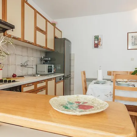 Top Apartment *