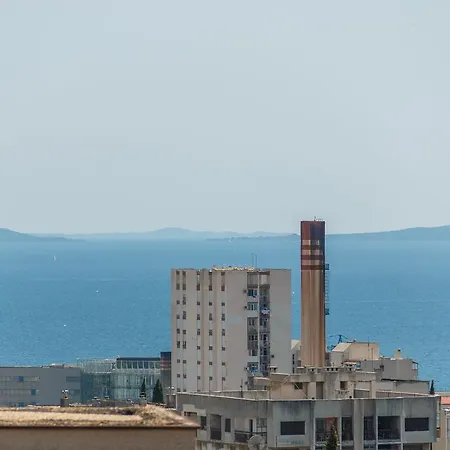 Apartment Top