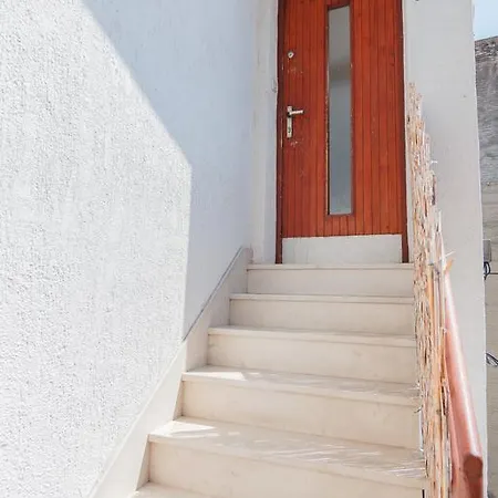 Top Apartment *